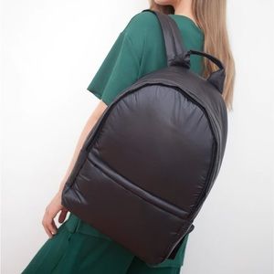 Caraa Stratus Backpack